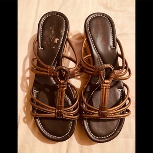 Donald j piner sandals🔥clearance🔥